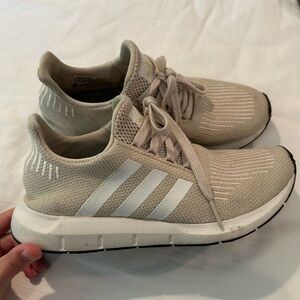 Adidas Swift Runs